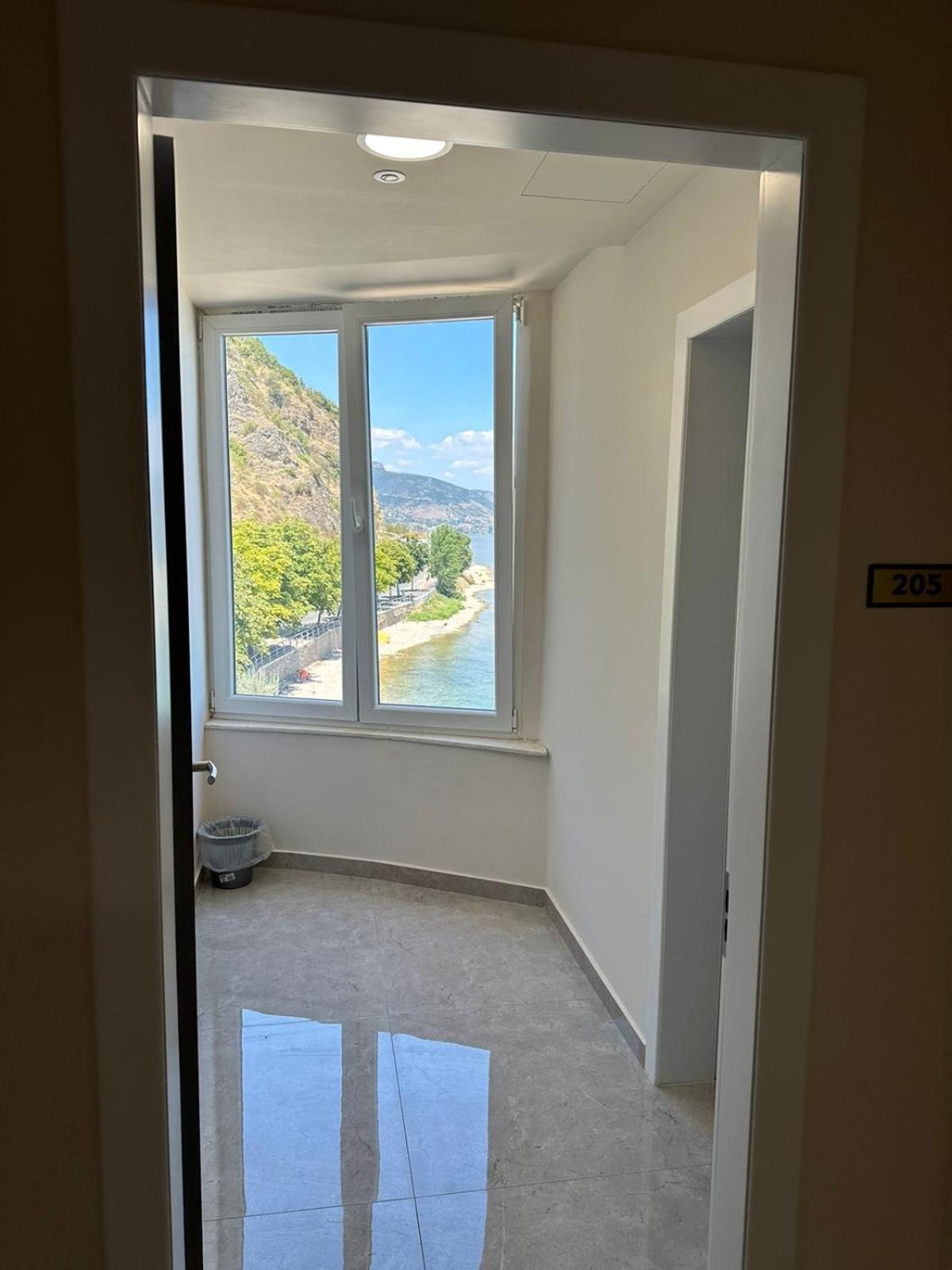 פוגרדץ Hotel Demoli מראה חיצוני תמונה