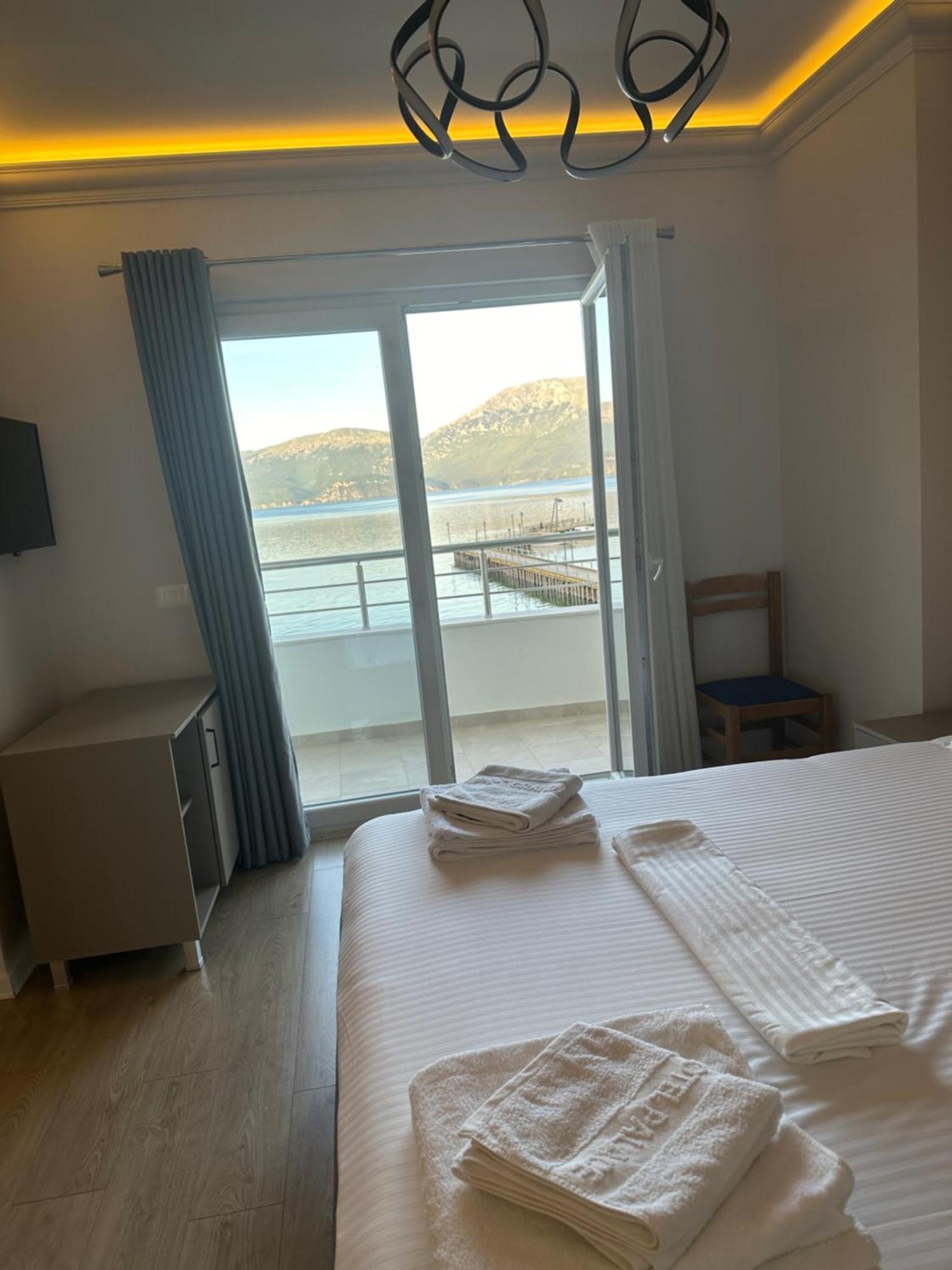 פוגרדץ Hotel Demoli מראה חיצוני תמונה