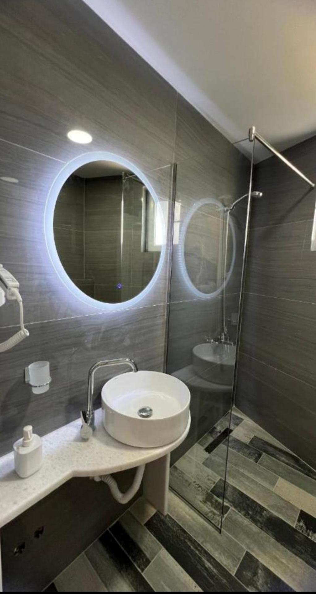 פוגרדץ Hotel Demoli מראה חיצוני תמונה