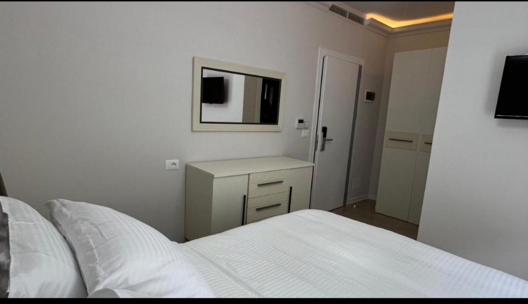 פוגרדץ Hotel Demoli מראה חיצוני תמונה