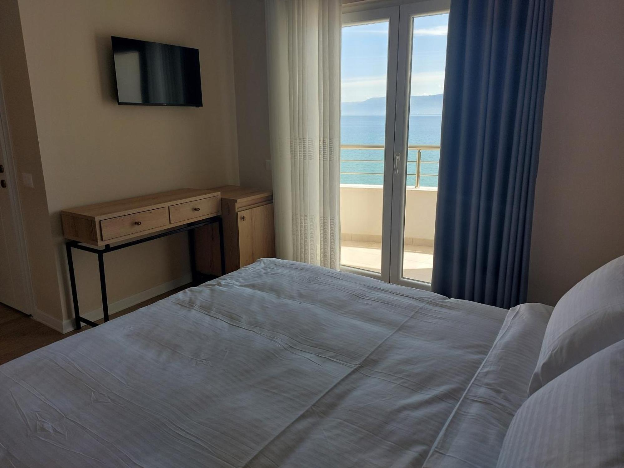 פוגרדץ Hotel Demoli מראה חיצוני תמונה
